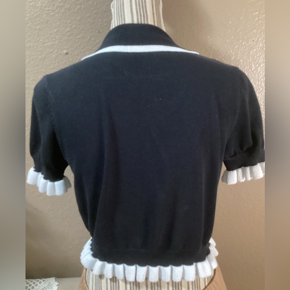 RUFFLES BLACK/WHITE WAIST TOP - Picture 2 of 12